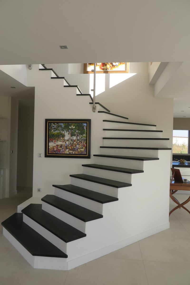 photo d'un Escalier avec marches granite