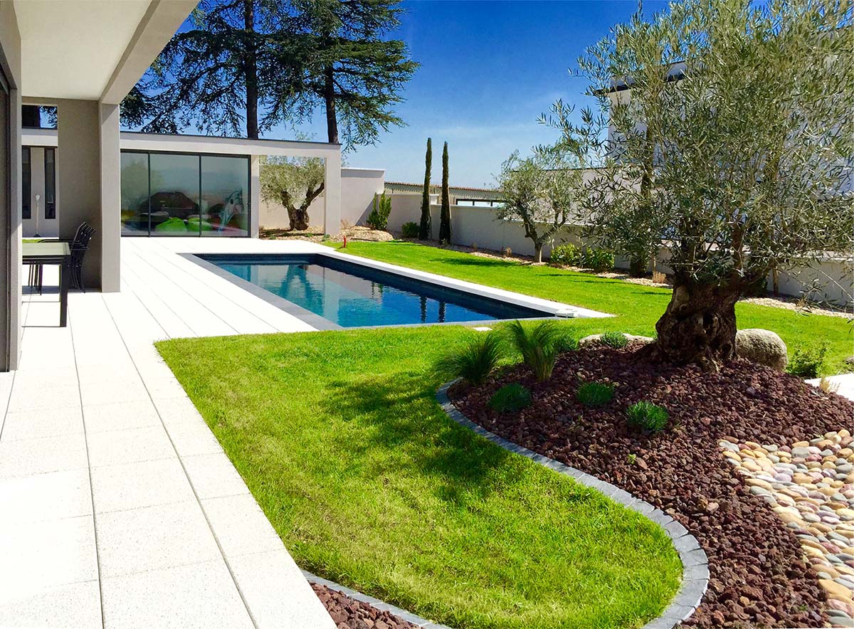 photo d'une piscine avec poolhouse 69