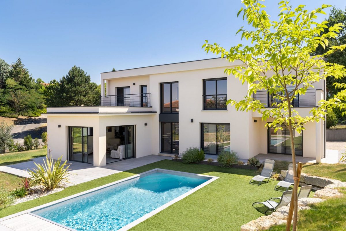 photo d'une maison vue de face