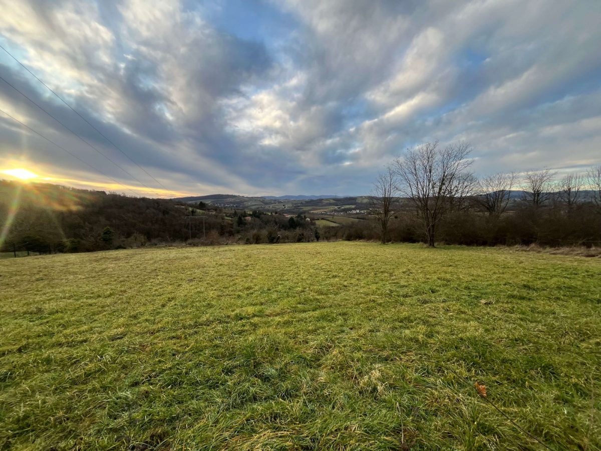 photo d'un terrain constructible au pays des pierres dorées